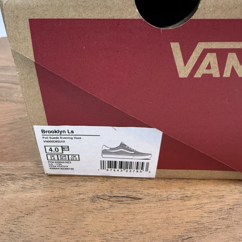 New NIB‎ Big Kids Vans Brooklyn Ls Suede Skateboarding Sneakers Shoes 4 Y